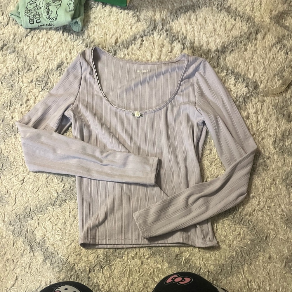 Hollister Long Sleeve Lilac Lavender Purple Coquette Bodycon Cute Scoop Neck Tee